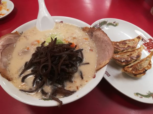 「きくらげ入り支那そば＋餃子(3ヶ)」@支那そば 北熊 三重本店の写真