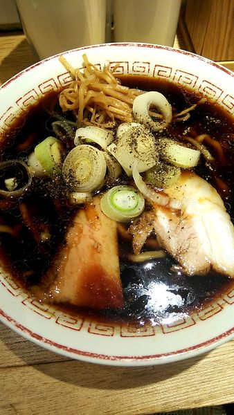 「きたかたブラック（期間限定）」@超多加水自家製手揉み麺 きたかた食堂の写真