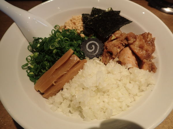 「ドラニボ～煮干しまぜそば～ 850円」@Dragon Noodle's ドラゴンラーメンの写真