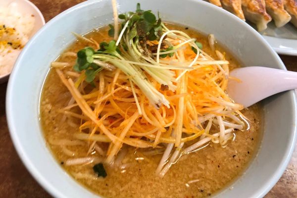 「ねぎみそ830円(税抜)+ギョウザ+無料ライス」@くるまやラーメン 東松山店の写真