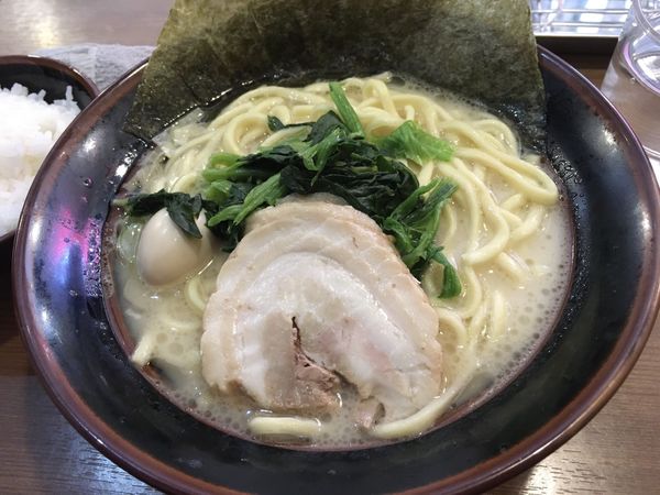 「塩豚骨ラーメン」@横浜家系ラーメン 一刀家 茅場町店の写真
