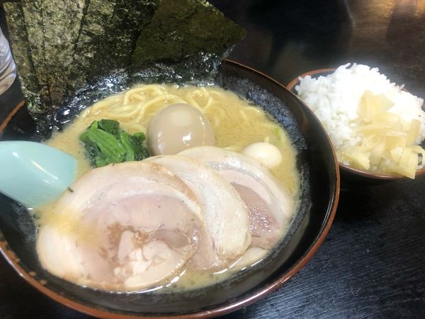 「MAXラーメン980えん」@横濱家系ラーメン 壱角家 伊豆修善寺店の写真