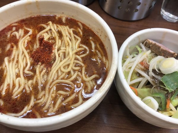 「辛辛ラーメン・控えめ+ウオベジ（900円）」@麺処 一笑の写真
