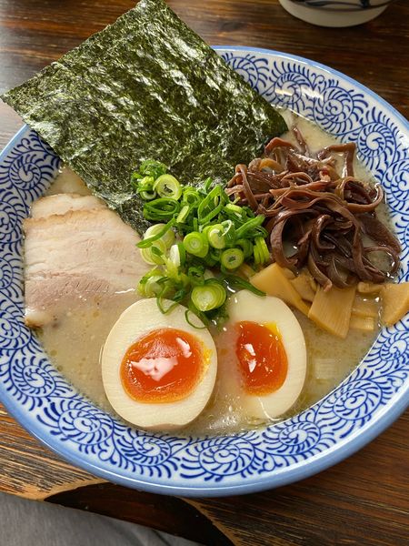 「鶏塩そば　特製」@ひかり食堂の写真