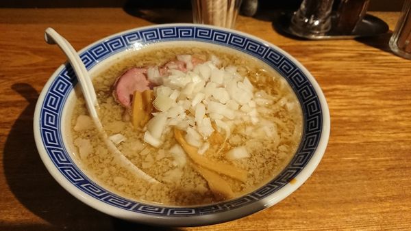 「煮干背脂ラーメン」@神保町 可以の写真
