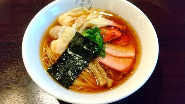 「特製ワンタン麺ハーフ黒だし1000円」@八雲の写真