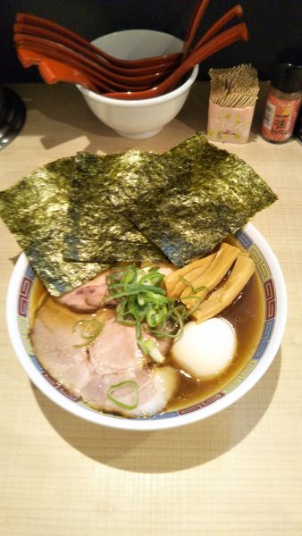 「中華そば(醤油)+特製トッピング」@ラーメン 億人隊長の写真
