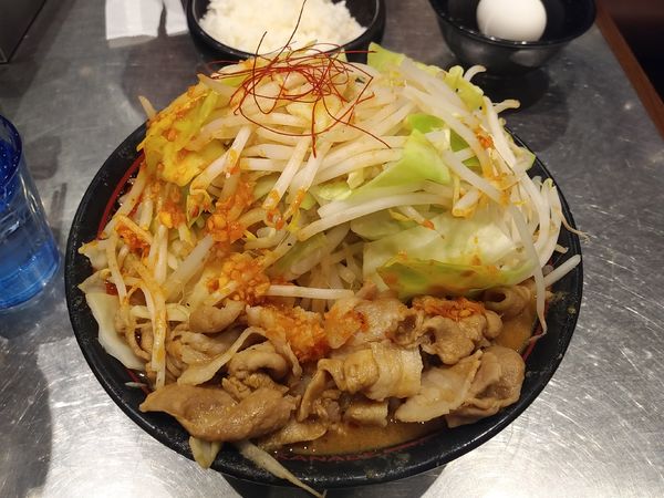 「紅らーめん+ドカ野菜」@麺創研 紅 府中の写真