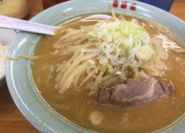「味噌ラーメン中盛り」@吉田家 本店の写真