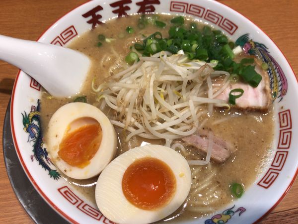 「ラーメン中650円+味玉100円」@らーめん天天有 神田の写真