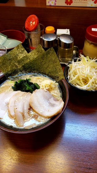「チャーシュー麺ネギ増し」@宮本商店 川口新井宿店の写真