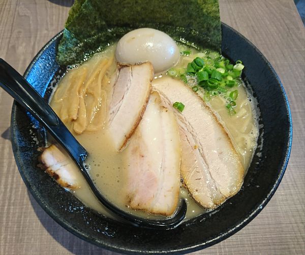 「マグロ白湯スペシャル(1120円)」@東大和ラーメン大冬樹Season2の写真