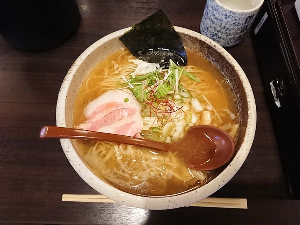 「鶏そば中盛￥７８０」@麺通 伊武記の写真