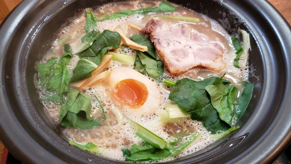 「豚骨醤油ラーメン」@ラーメン猪太の写真