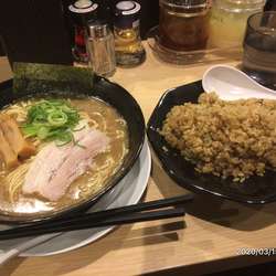 特濃中華そば大盛＋小チャーハン