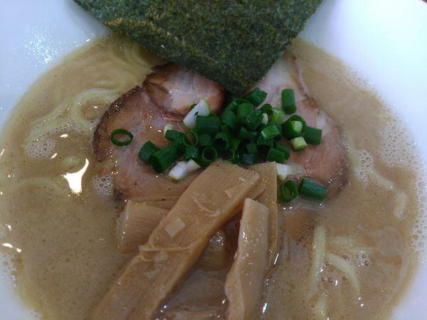 「鶏白湯中華そば」@らー麺 爆筑の写真