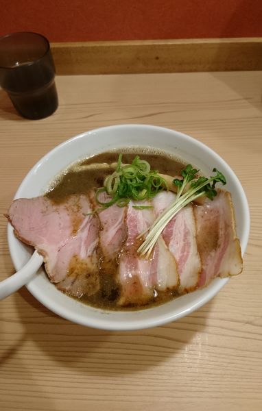 「煮干しチャーシュー ストレート麺」@地鶏らーめん とりじの写真