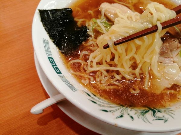 「醤油ラーメン」@日高屋 熊谷桜町店の写真