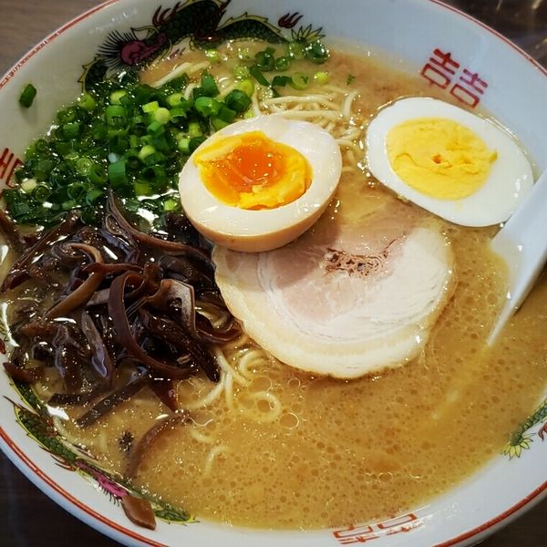 「だるまラーメン ７３０円 ＋ 替え玉 １２０円」@博多 長浜ラーメン だるま一家の写真