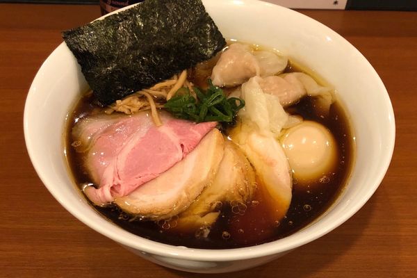 「特製ラーメン(醤油)1,100円」@自家製手もみ麺 鈴ノ木の写真