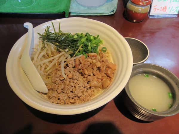 「台湾油そば肉のせ（８５０円）＋ごはん１００円」@麺屋 弐ノ丸の写真