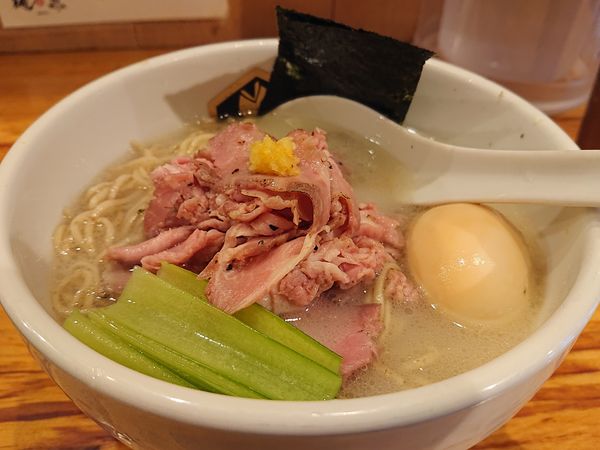 「特製真鯛らーめん(大盛り)」@真鯛らーめん 麺魚の写真