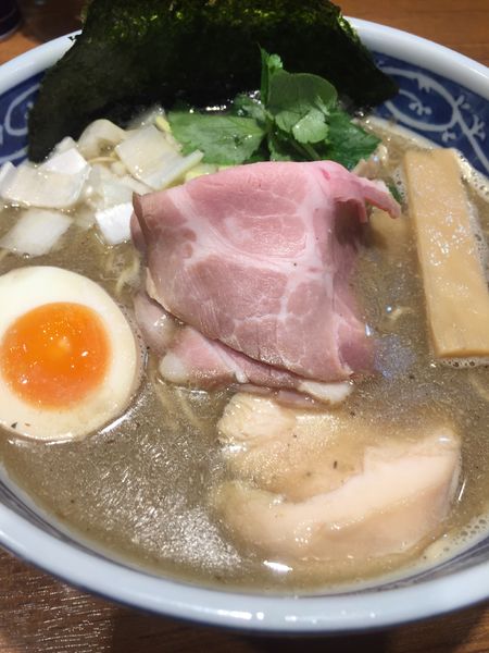 「1番絞りの煮干しそば」@寿製麺よしかわ 川越店の写真