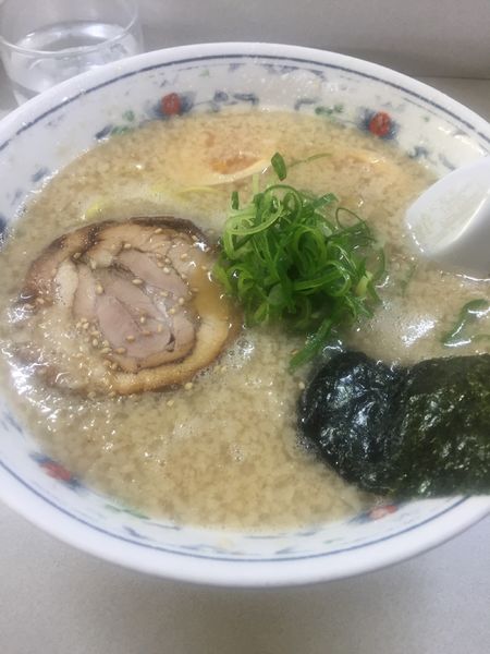 「とんこつ 白」@ラーメン・ぶーけの写真
