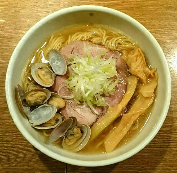 「貝と煮干出汁の塩ラーメン【限定】」@中華そば 桃李の写真