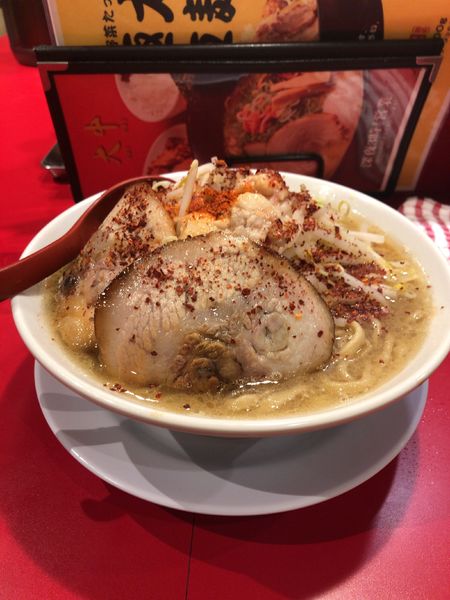 「背脂極太豚骨拉麺」@ラーメン大中 BAL横店の写真