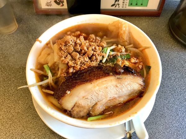 「スタミナ台湾ベトコンラーメン+野菜増量、びっくりチャーシュー」@スタミナ台湾ラーメン専門店 辣風旋の写真