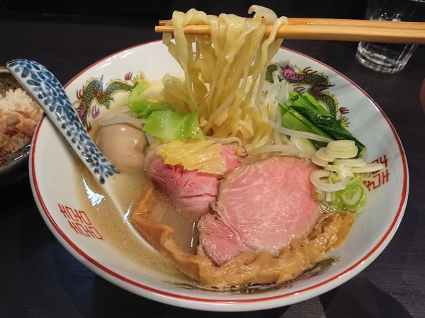 「味玉塩850円＋卵黄生姜めし150円」@中華麺きなりの写真