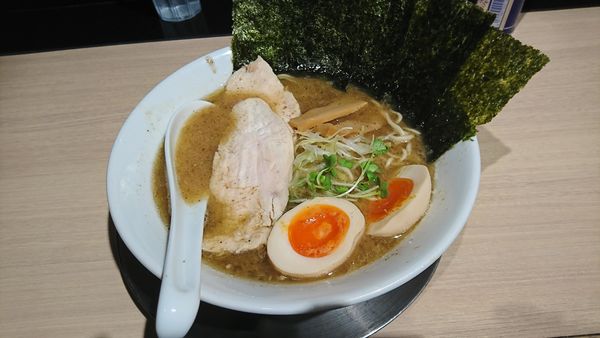「特製白湯煮干しらーめん(白湯醤油)」@鶏湯らーめん 酉圓屋の写真