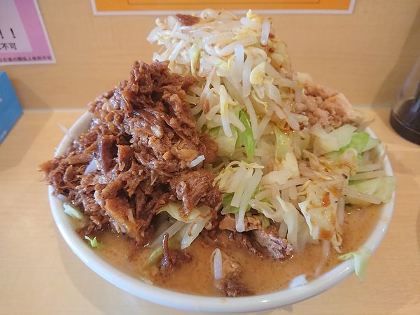 「ブー郎 250㌘ 紅＋コマ豚」@ラーメンぶたまるの写真