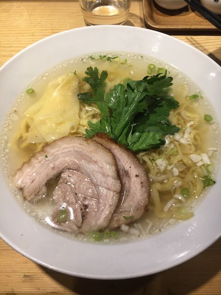 「本丸塩らー麺」@横濱元町 本丸亭 横浜店の写真