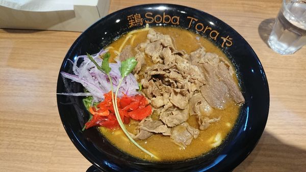 「1周年限定牛カレー鶏soba 1100円」@鶏Soba Toraやの写真