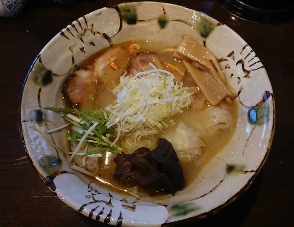 「焼きアゴ塩＋海老わんたん」@いち井の写真