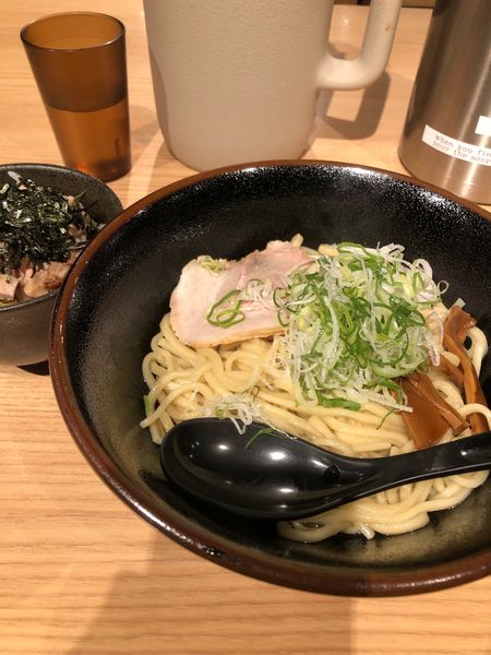 「油そば（大）＆ぶためし」@油そば専門店 ぶらぶら 新宿店の写真