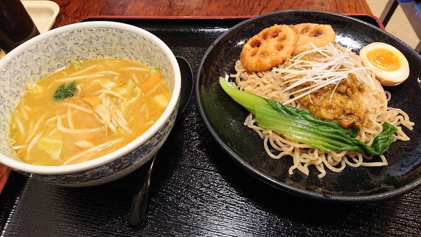 「レンコンカレーつけ麺　７５０円」@中華の福来軒の写真