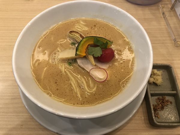 「鶏白湯醤油Soba」@銀座 篝 大手町店の写真