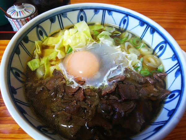 「肉月見うどん」@吉田屋手打うどんの写真