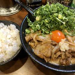 極肉玉そば＋ライス＋青ネギ