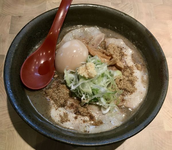 「でら煮干しラーメン+味玉」@にぼしらーめん88の写真