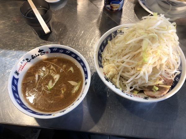 「つけ麺熱盛り820円　野菜マシ、ニンニク多め、脂少なめ」@ラーメン大 下高井戸店の写真