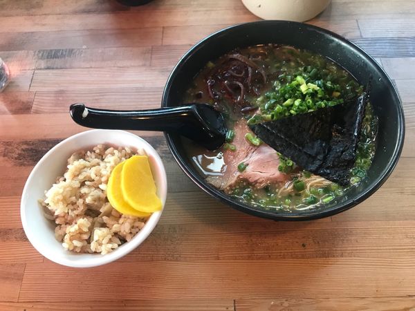 「とんこつラーメン」@とんこつ名人 かつみ屋 本店の写真