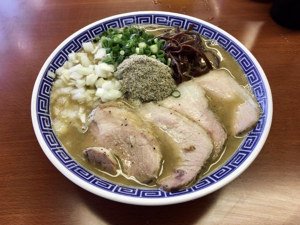 「【限定】白湯煮干そばpart2 全部増し」@中華蕎麦 丸め 東久留米店の写真