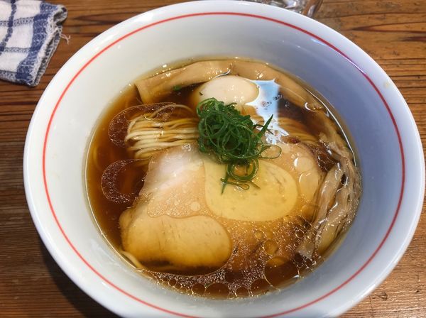 「醤油ラーメン味玉」@ラーメン屋 トイ・ボックスの写真