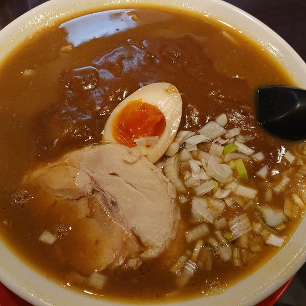 「カレーラーメン900円、餃子セット350円」@鎌倉RENの写真