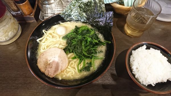「醤油ラーメン」@横濱家系ラーメン 壱角家 西新宿店の写真