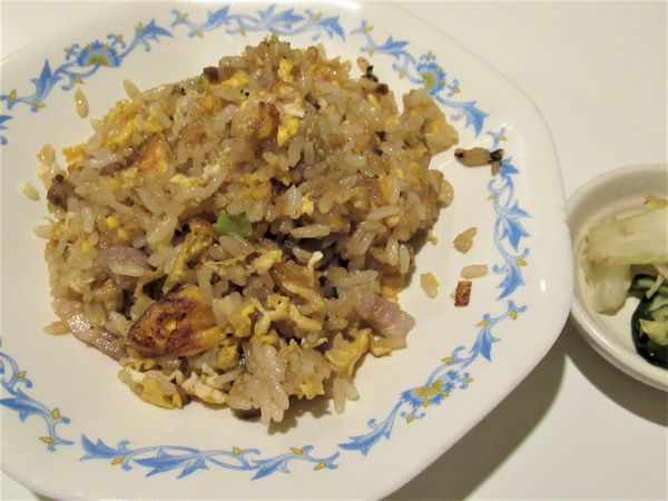 「挽肉の辛みそば（650円）＋ミニチャーハン（250円）」@紅屋飯店の写真